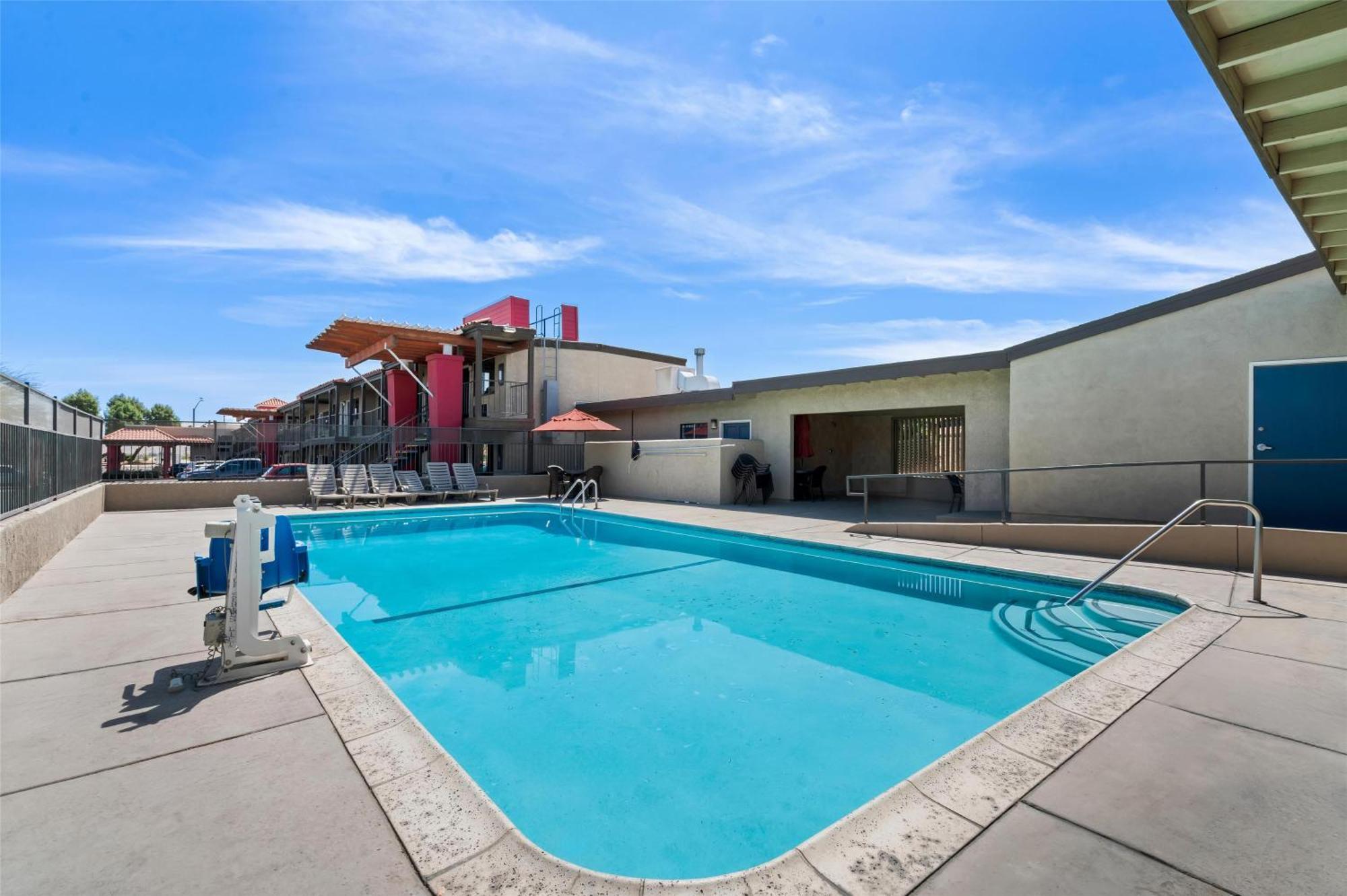 Best Western Desert Villa Inn Μπάρστοου Εξωτερικό φωτογραφία